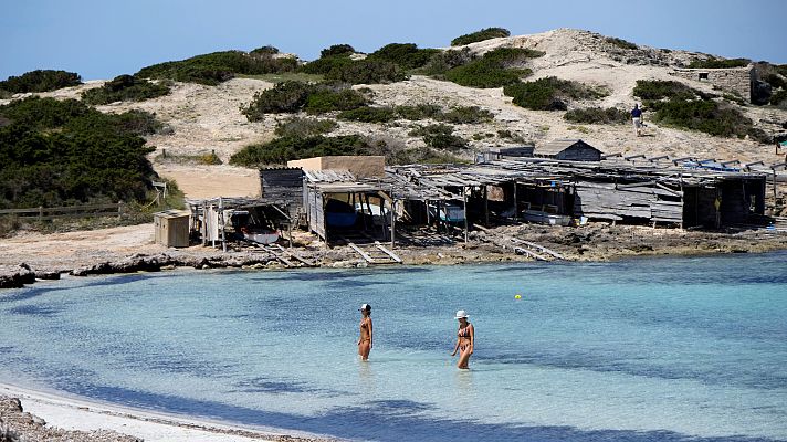 Telediario 1 - Cuatro islas estrenan la Fase 2 mientras se alivian las medidas de desescalada en el resto de España