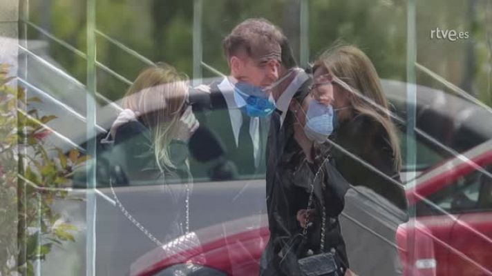 Gente y tendencias - Ana Obregón y Alessandro Lequio, en el entierro de su hijo