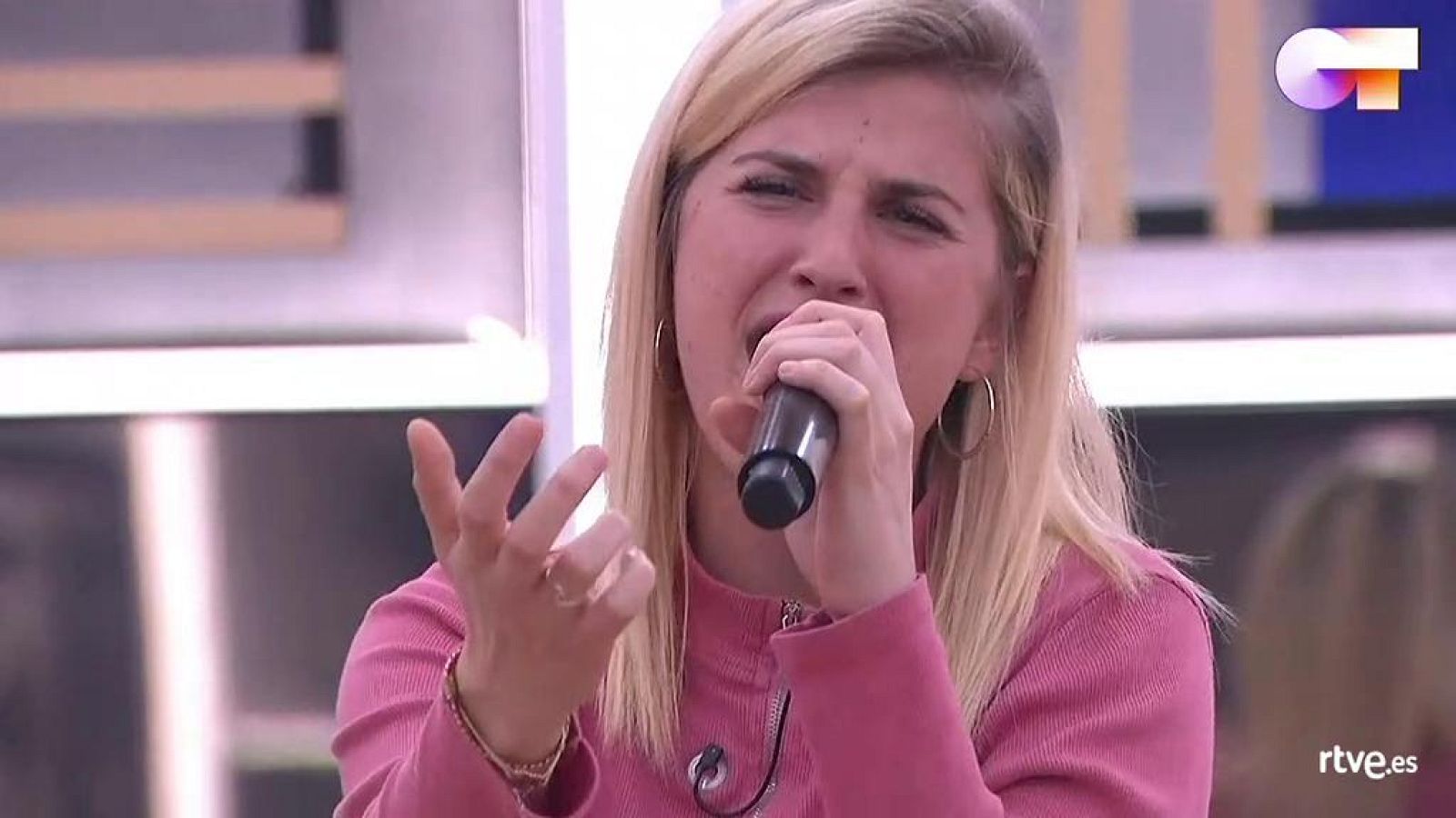 Samantha canta "Sueños rotos", de La Quinta Estación, en el primer pase de micros de la Gala 10 de Operación Triunfo 2020