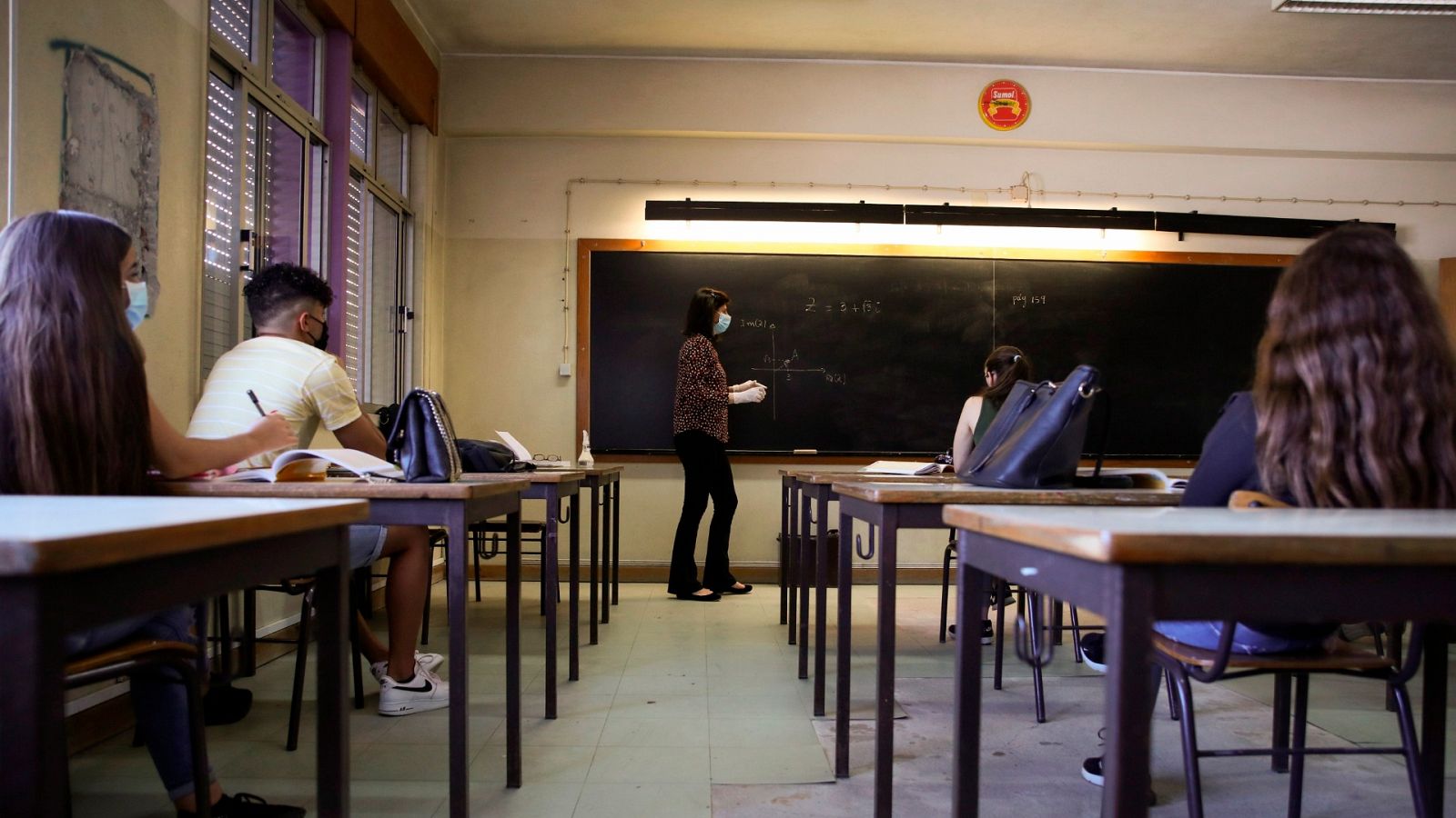 Portugal reabre las aulas de los institutos dos meses después