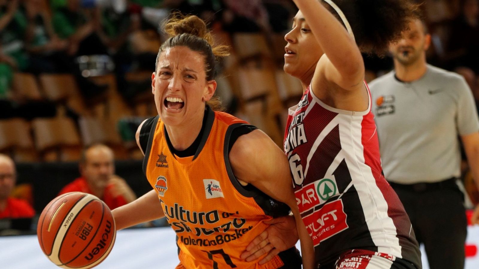 Anna Gómez y María Pina renuevan con el Valencia Basket