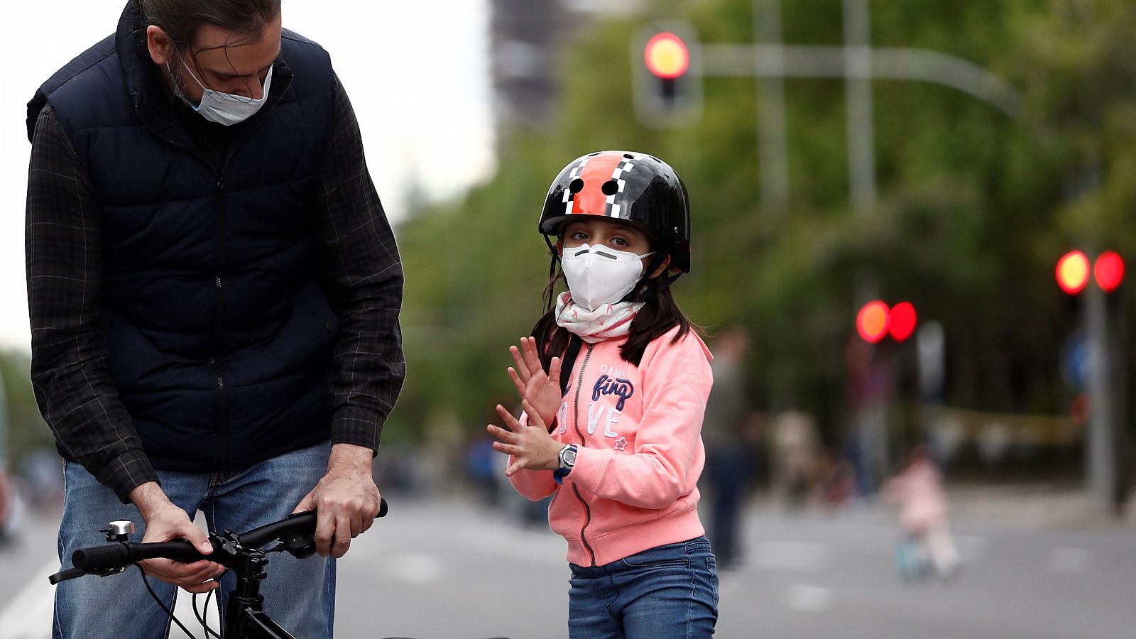 Coronavirus - Las familias pueden gastar hasta 260 euros al mes en mascarillas - RTVE.es