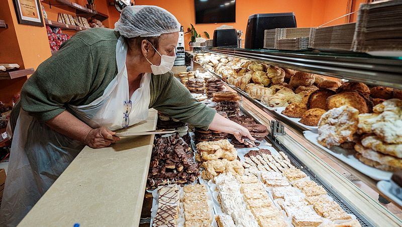 Los trabajadores reclaman la prestación por los ERTE: "No tenemos para comer"