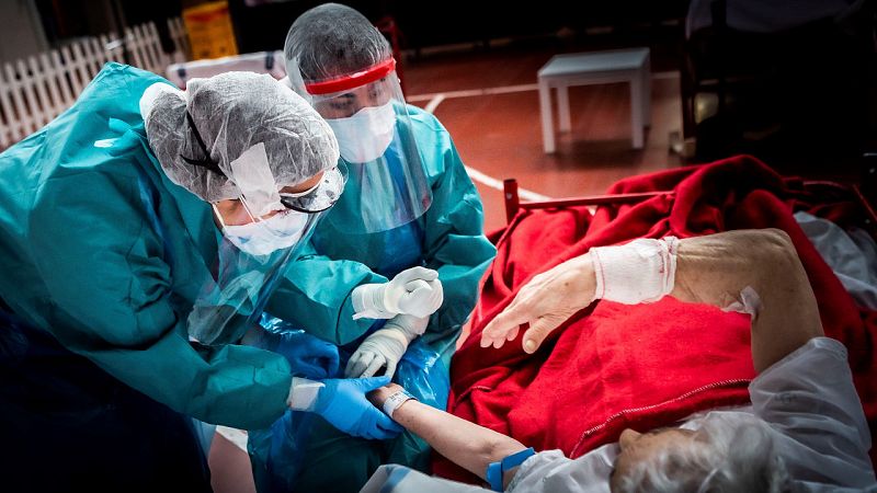 Ligero repunte de los fallecidos diarios por coronavirus hasta los 95 | Ver