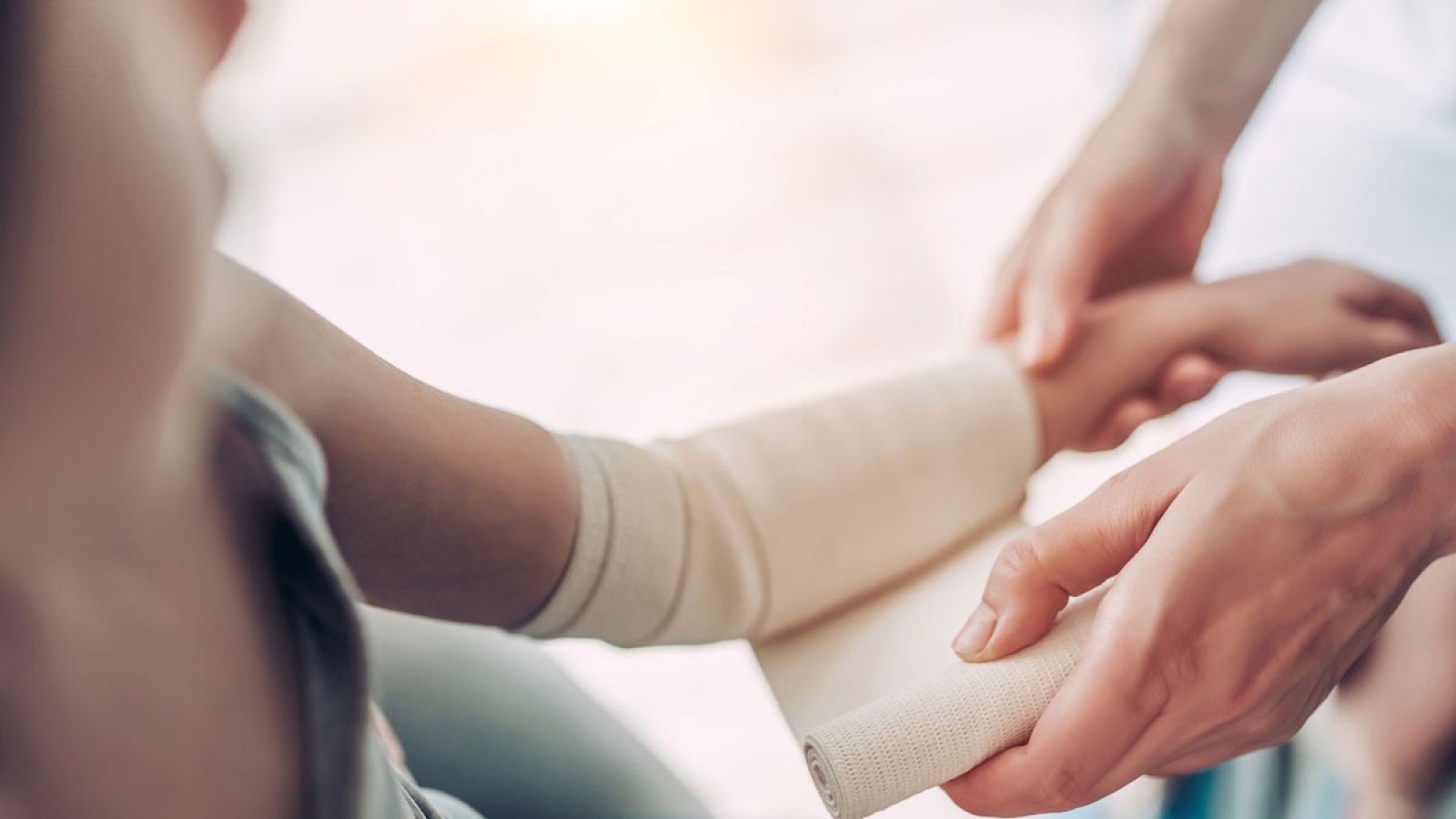 Los enfermos de piel de mariposa no pueden llevar mascarillas ni guantes | Ver