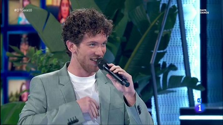 Jesús lee un poema a sus excompañeros en la Gala 10