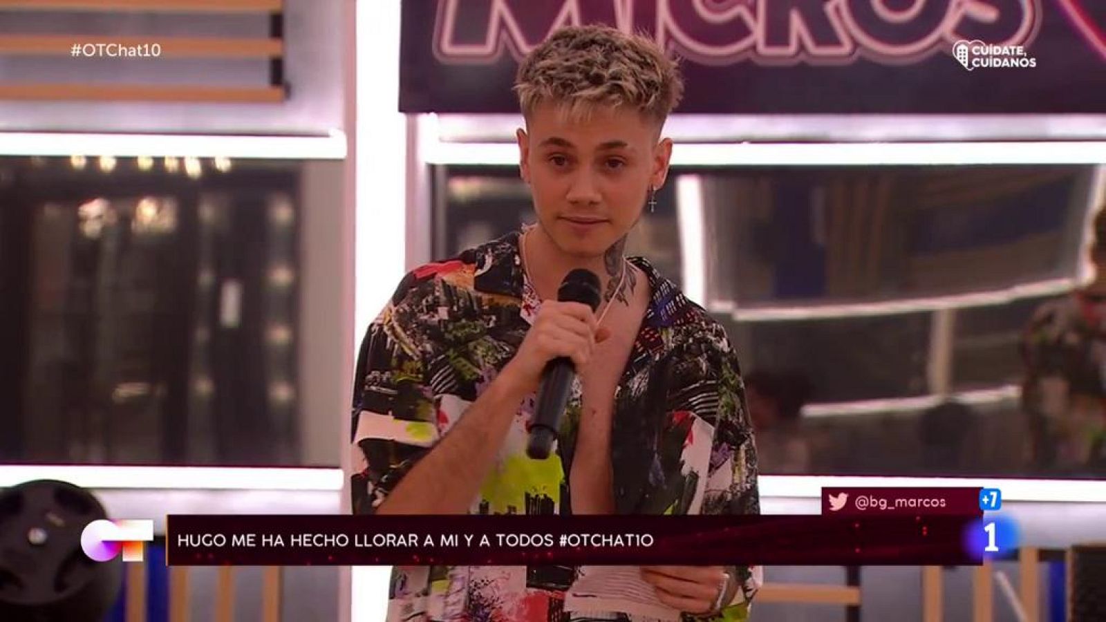 Hugo lee una emotiva carta a sus compañeros en El Chat 10