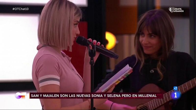Samantha y Maialen cantan y recitan para sus compaeros en El Chat 10