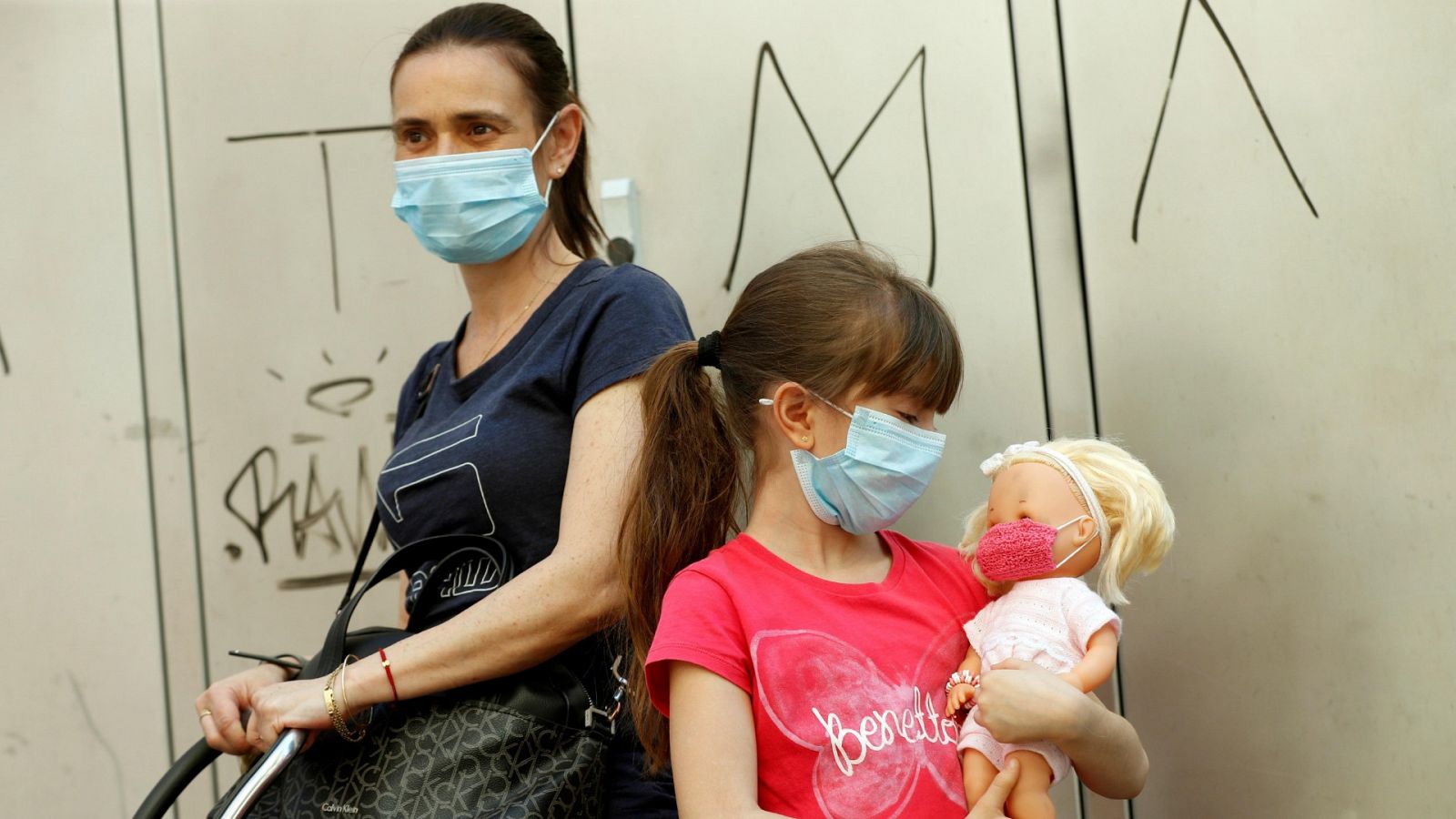 Consejos sobre cómo ponerse la mascarilla, manipularla y retirarla