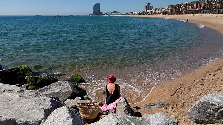 Control de acceso y aforo limitado: así será el día de playa este verano