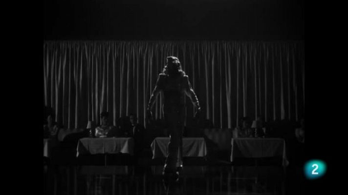 Momentos de cine: Roma Calderón emula a Rita Hayworth interpretando 'Amado mío'