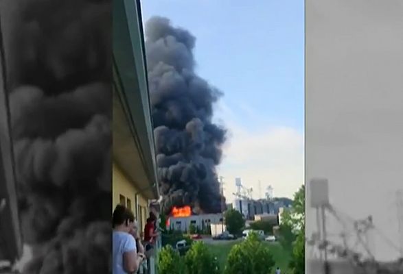 Incendio en una fábrica de gestión de residuos, en Sarrià de Ter, Girona