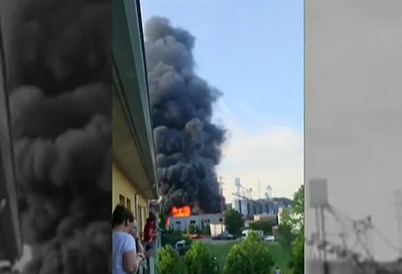 Telediario 1 - Incendio en una fábrica de gestión de residuos, en Sarrià de Ter, Girona
