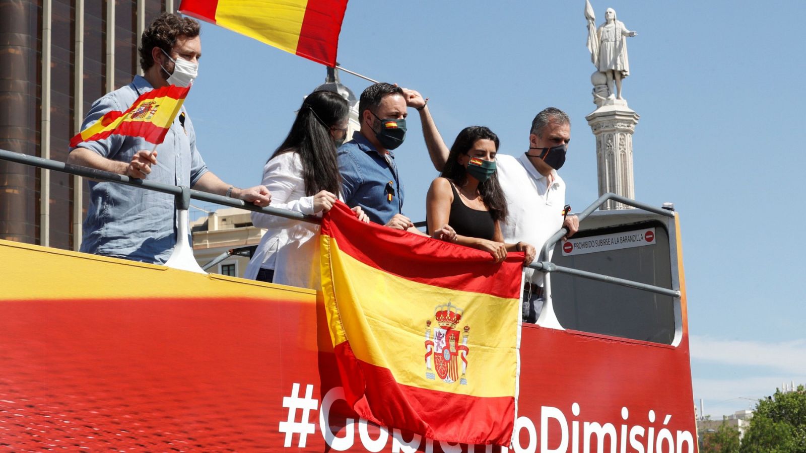 La manifestación de Vox en Madrid arranca con centenares de manitestantes en sus vehículos pidiendo "libertad" - RTVE.es