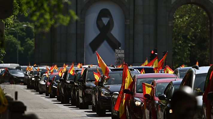 Vox colapsa Madrid y otras ciudades con una caravana de vehículos que pide la dimisión del Gobierno