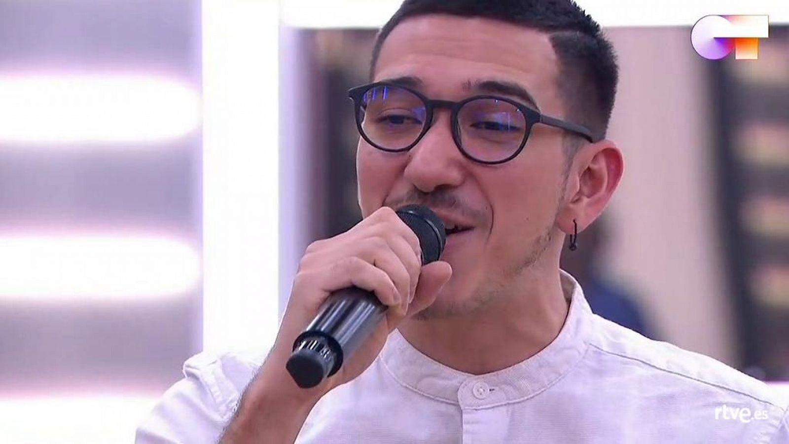 Bruno canta "Fugitivos", de Bruno Carrasco, en el primer pase de micros de la Gala 11 de Operación Triunfo 2020