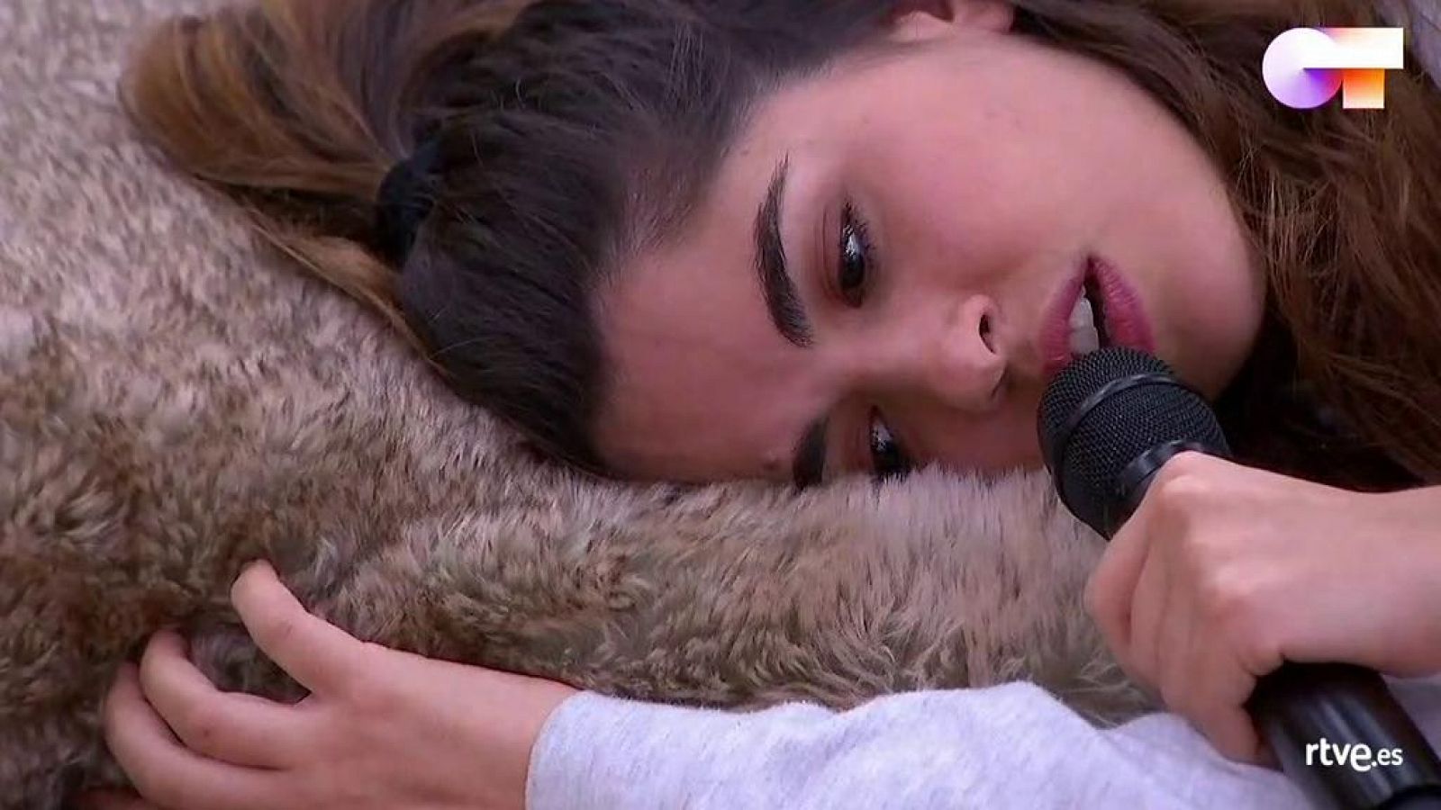 Anajú canta "Nunca estoy", de C. Tangana, en el primer pase de micros de la Gala 11 de Operación Triunfo 2020
