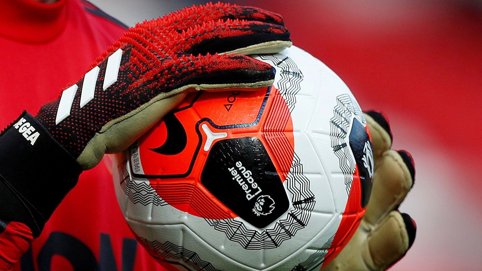 Dos positivos por coronavirus en la segunda tanda de test en la Premier