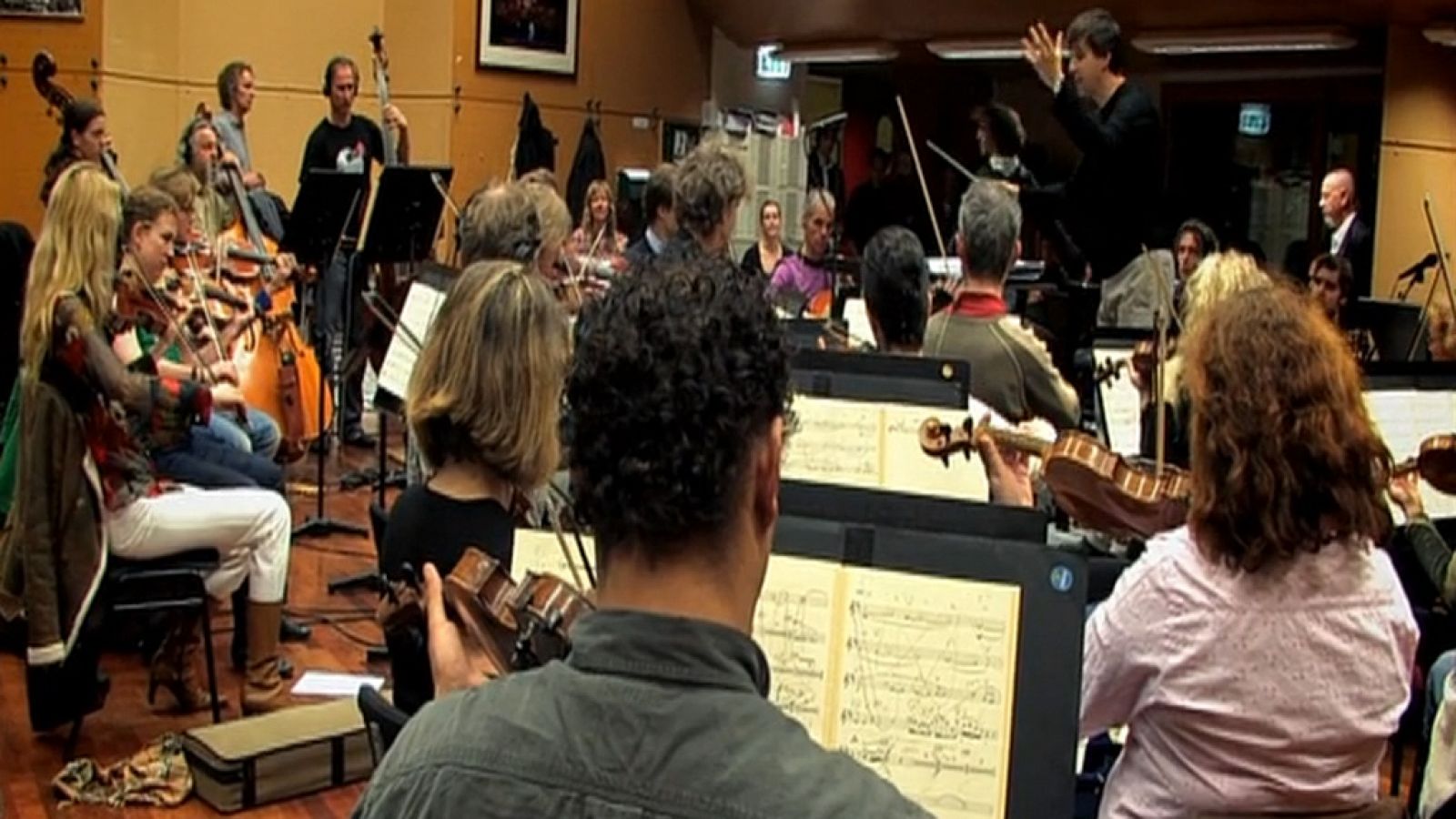 Vince Mendoza y la Metropole Orchestra interpretan "La leyenda del tiempo" 