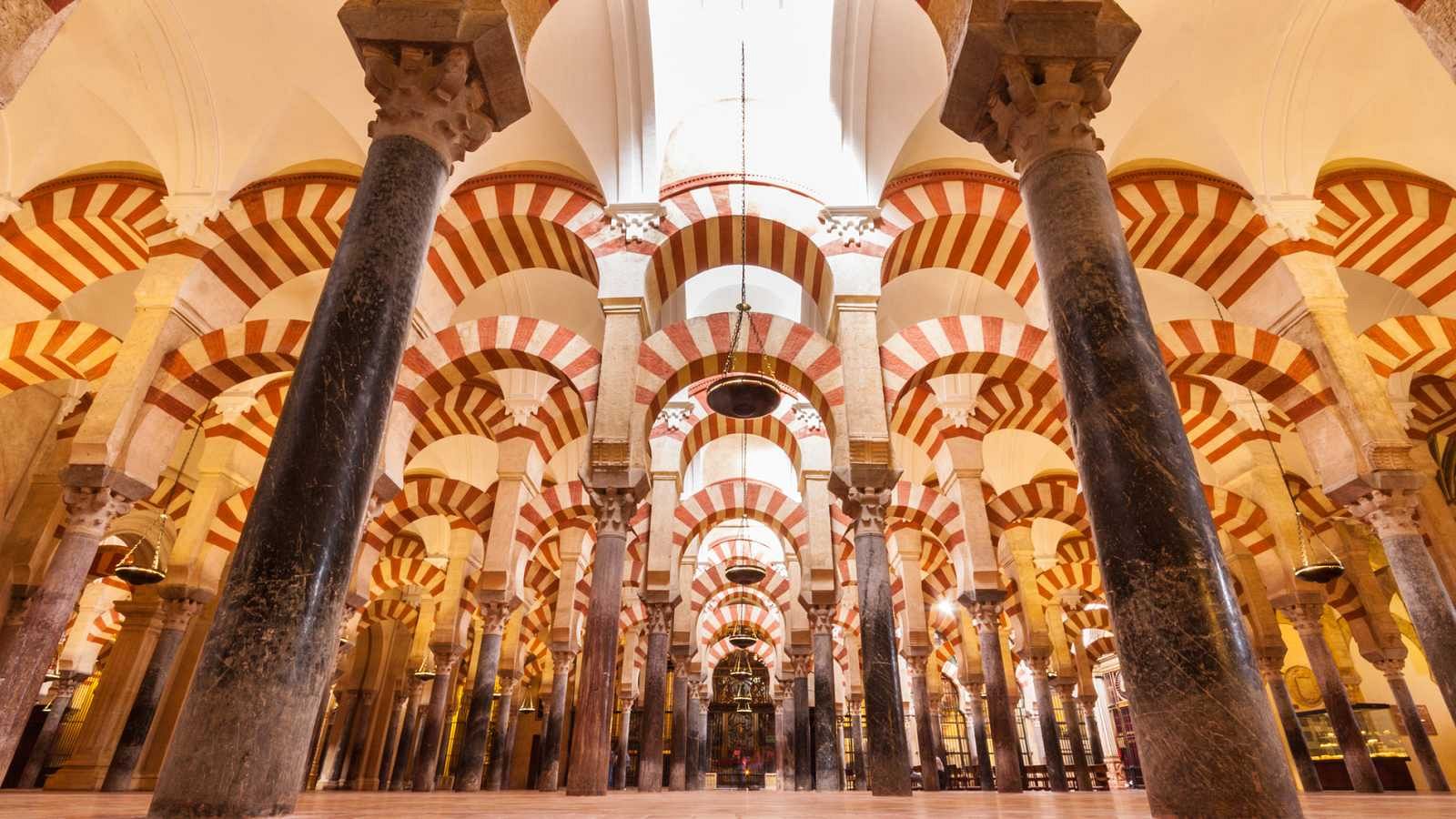 Coronavirus | La Mezquita de Córdoba reabre con nuevo horario, un tercio del aforo y controles de temperatura a los visitantes