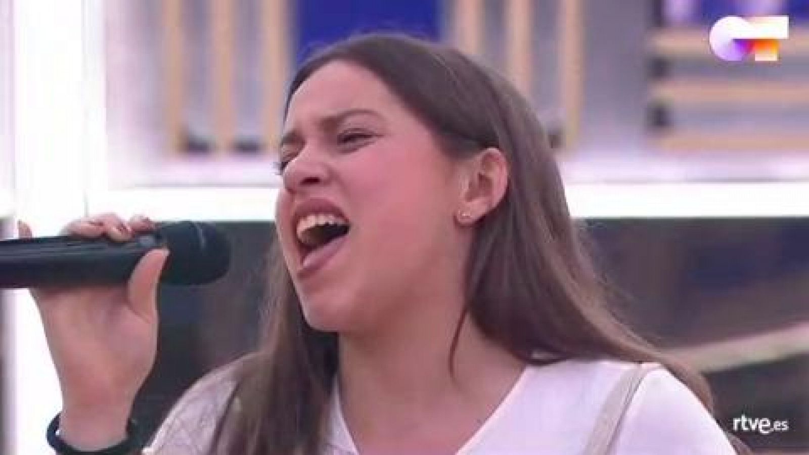 Eva canta "Nothing Else Matters", de Metallica, en el segundo pase de micros de la Gala 11 de Operación Triunfo 2020
