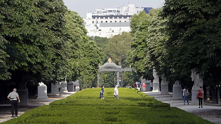 Madrid reabre sus parques y zonas verdes estrenando la Fase 1 pasada por agua
