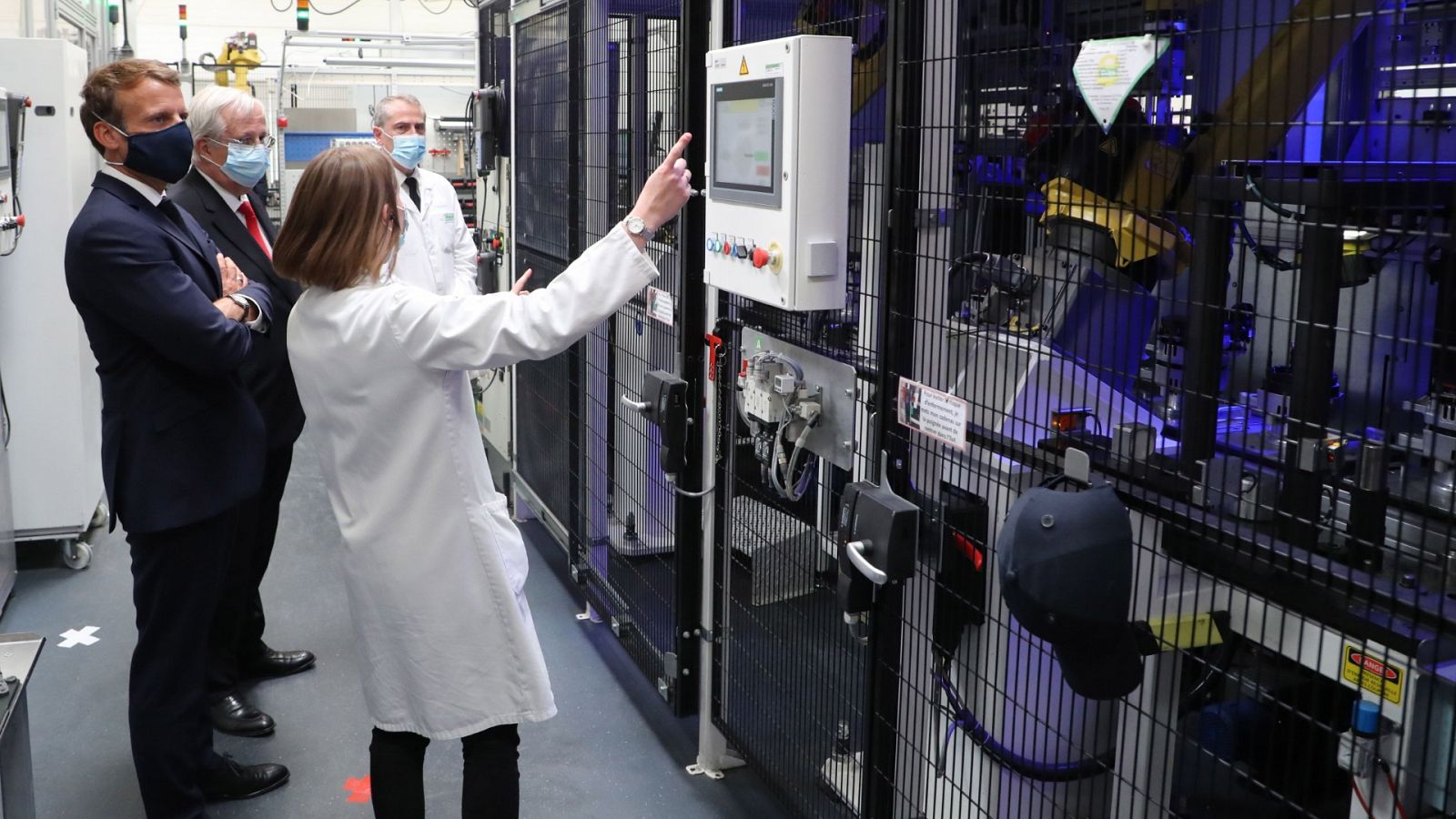 Coronavirus | Macron busca convertir a Francia en líder mundial en fabricación de vehículos eléctricos