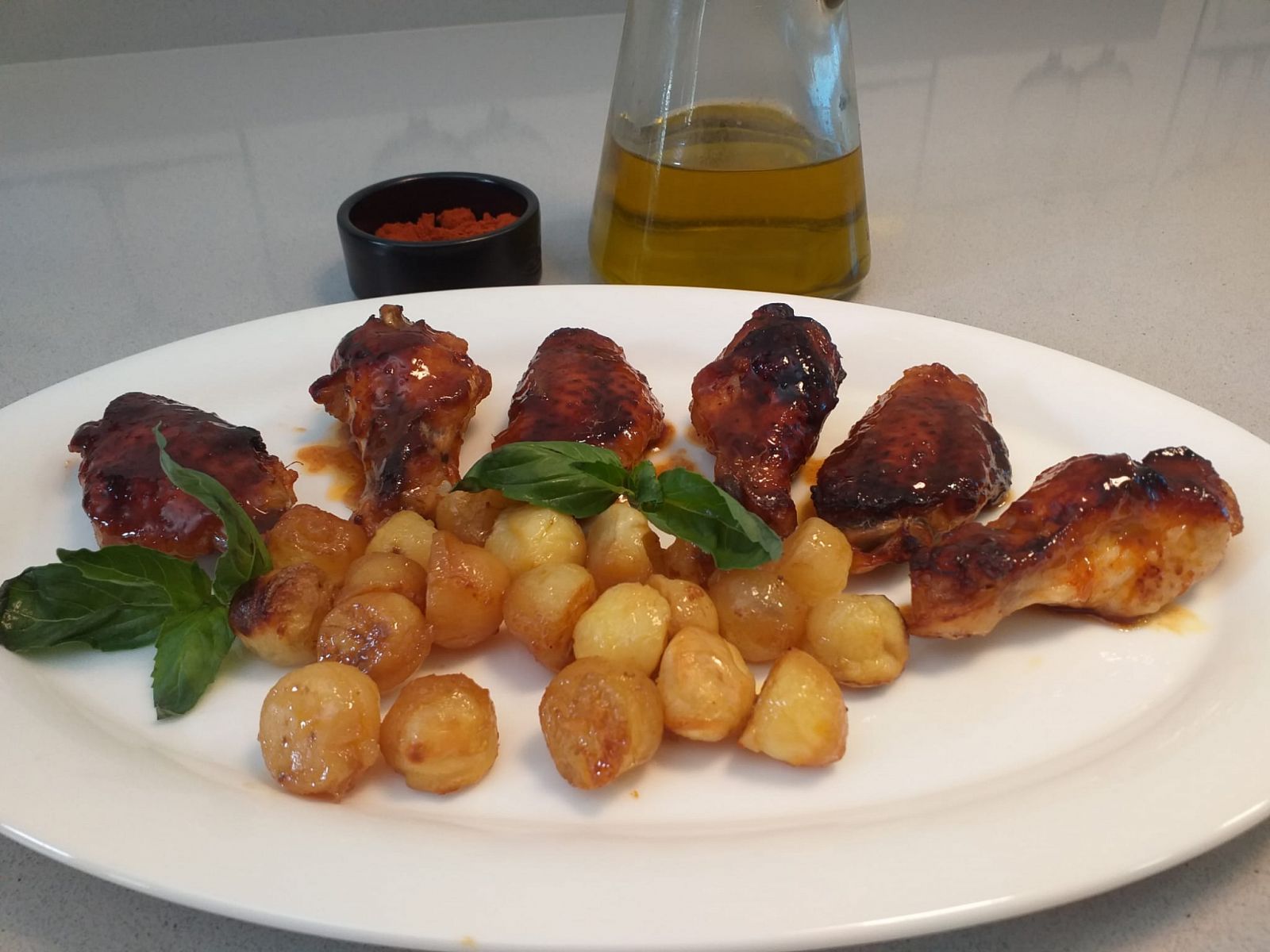 Receta de alitas crujientes a la miel con patatas | Ver