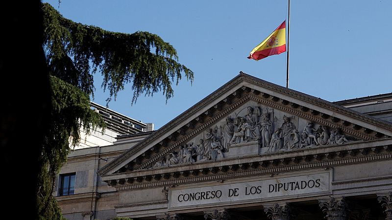 Banderas a media asta en el primer día de luto oficial y un minuto de silencio en todas las instituciones del Estado