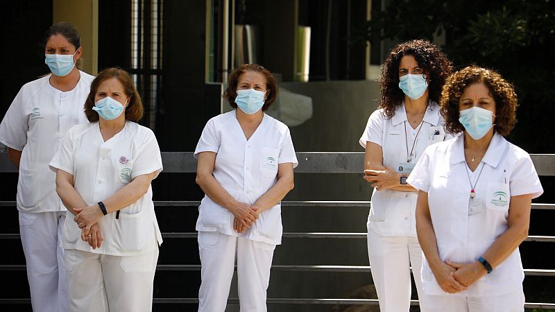 Minuto de silencio y banderas a media asta en el primer día de luto oficial por las víctimas del COVID-19