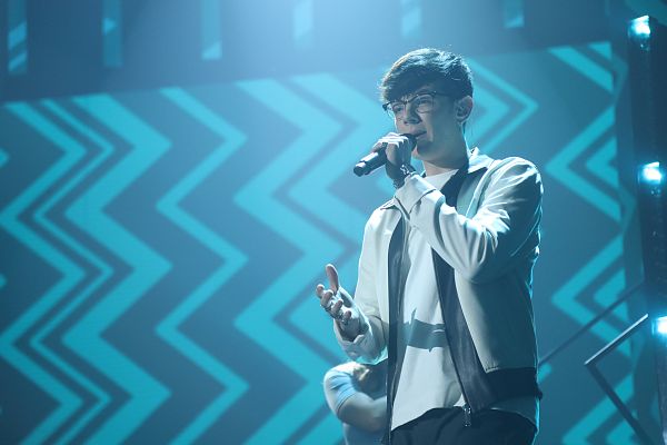 Flavio canta "Calma" en la Gala 11