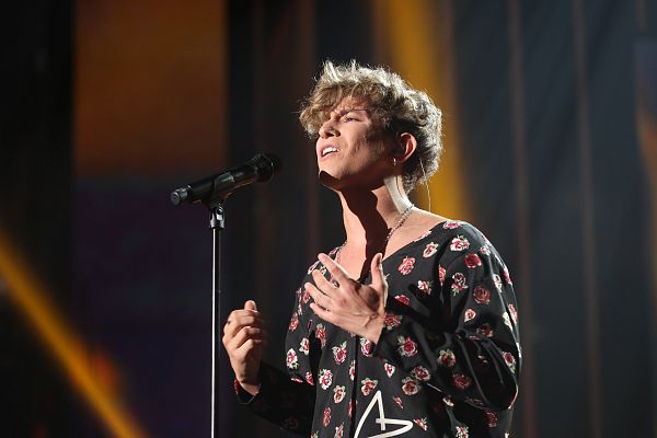 Nick Maylo canta "Historias robadas" en la Gala 11