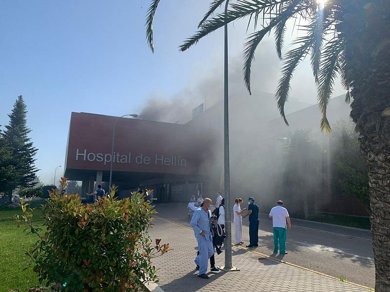 Un incendio en el stano del Hospital del Helln obliga a desalojar a 150 personas