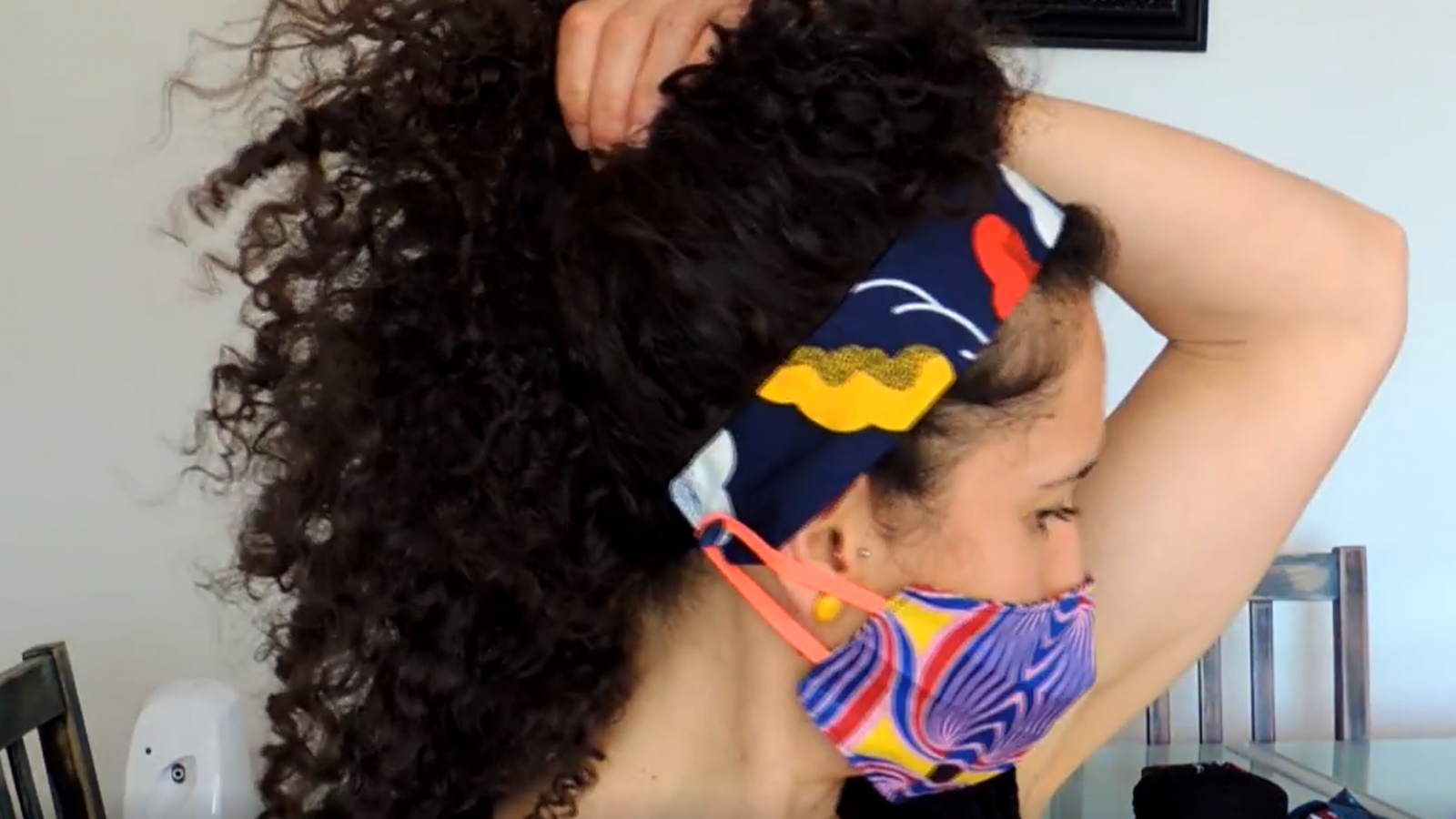La ONG Wanawake idea unas nuevas cintas para hacer las mascarillas más cómodas