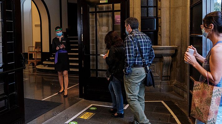 Telediario 1 - Reabre en Canarias el primer teatro de España