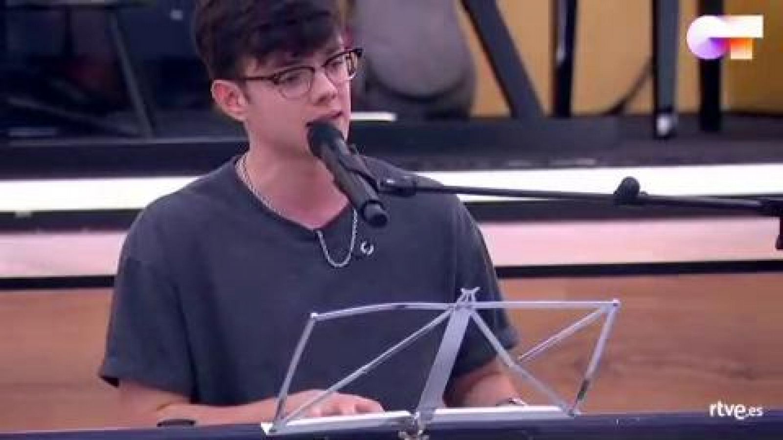 OT 2020 | Flavio canta "Vi" en el primer pase de micros de la Gala 12 de Operación Triunfo 2020