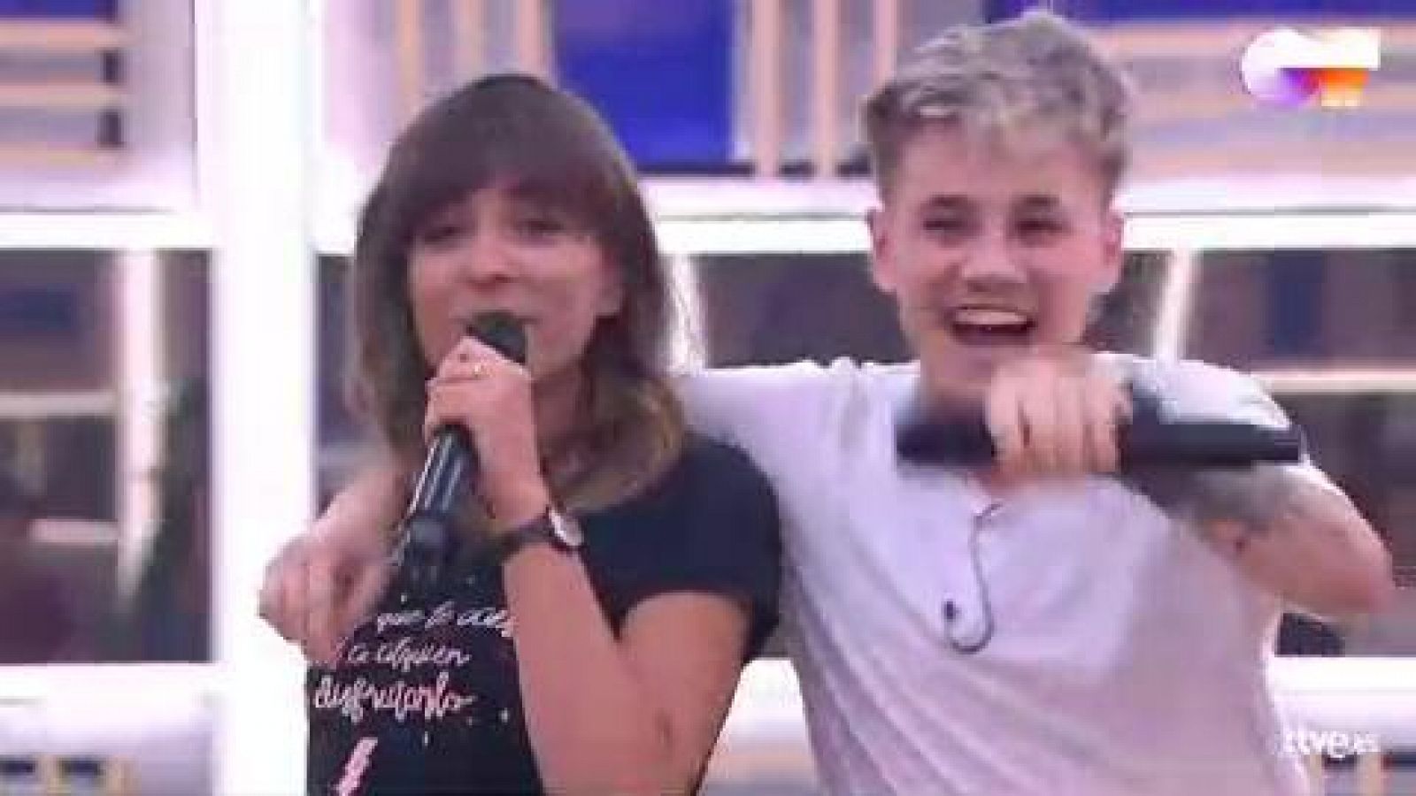 Maialen y Hugo cantan "Adiós papá", de Los Ronaldos, en el primer pase de micros de la Gala 12 de Operación Triunfo 2020