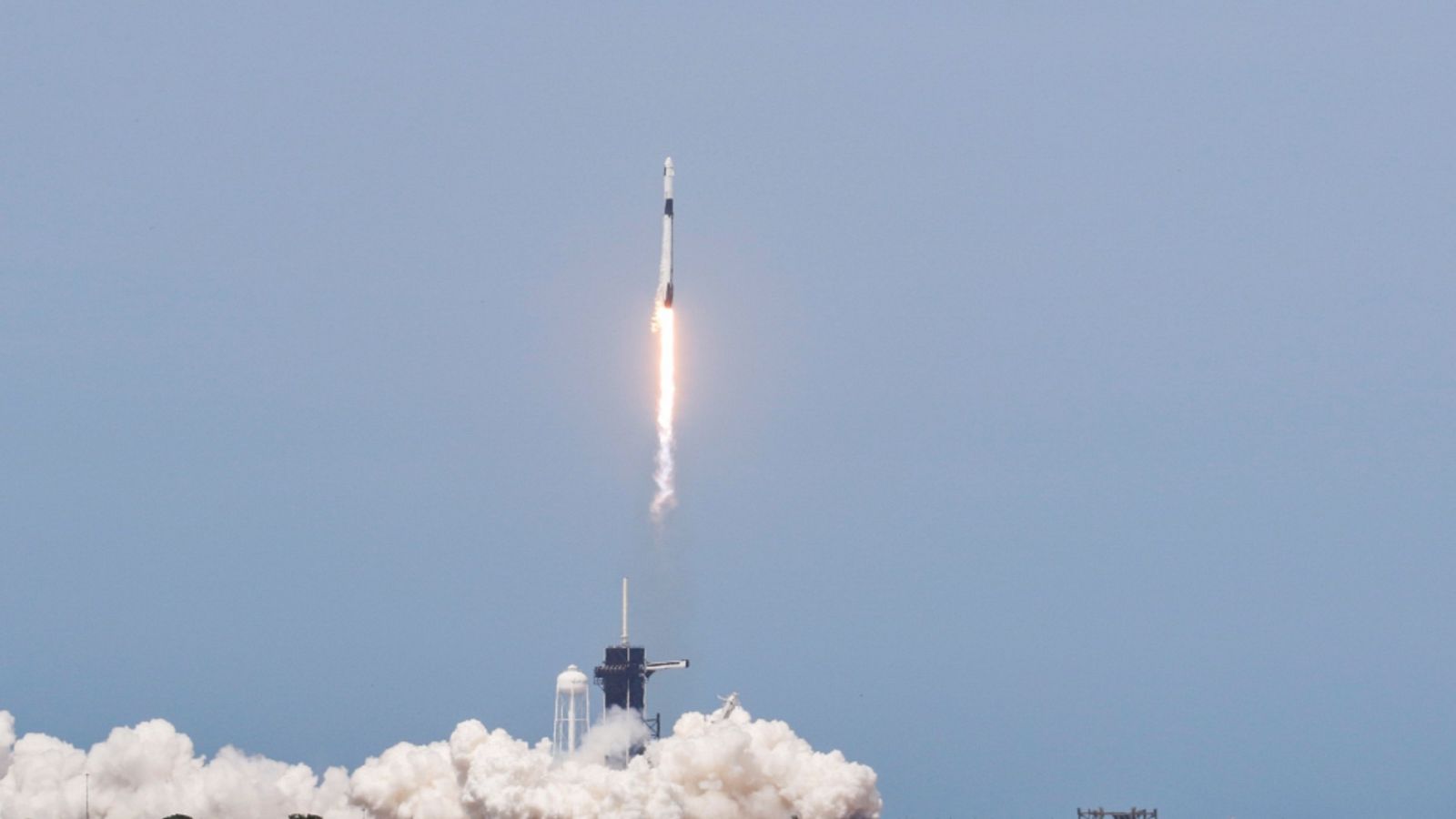Telediario 1: Despega el primer vuelo espacial desde Estados Unidos a la EEI en nueve años | RTVE Play