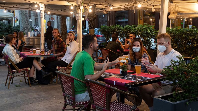 La Fase 3 elimina las franjas horarias y permite reuniones de hasta 20 personas