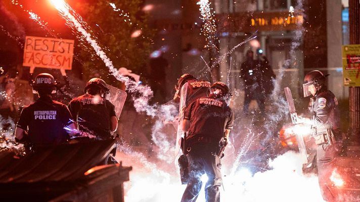 Telediario 1 - Enfrentamientos entre manifestantes y policías en la quinta noche de protestas por la muerte de Floyd