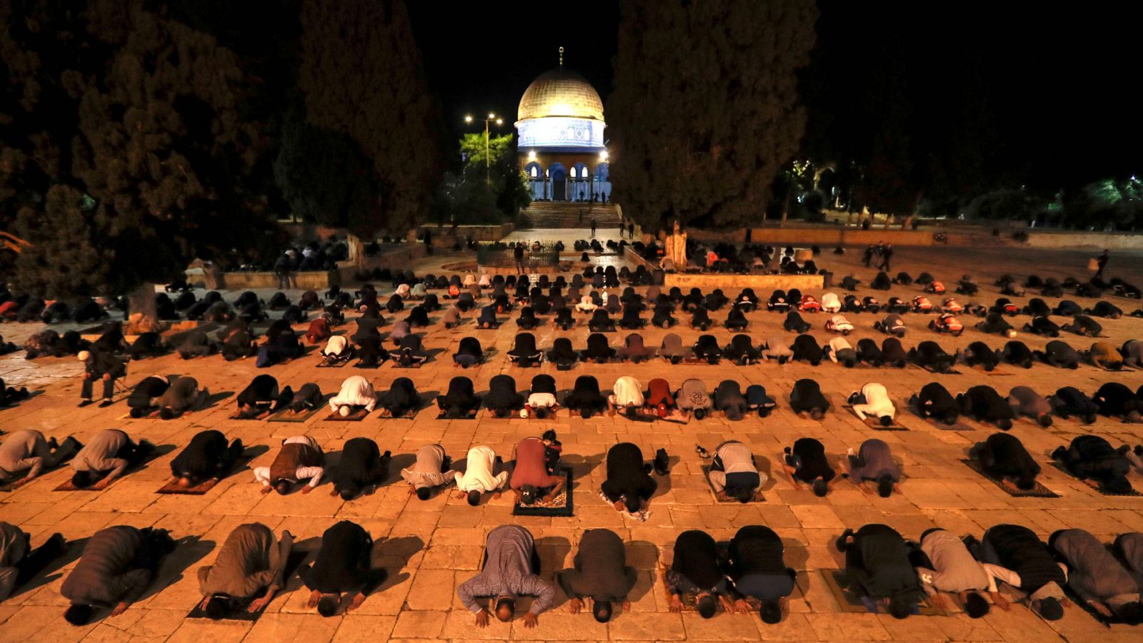 Vídeo: Ha vuelto a abrir Al Aqsa, la mezquita de Jerusalén - RTVE.es