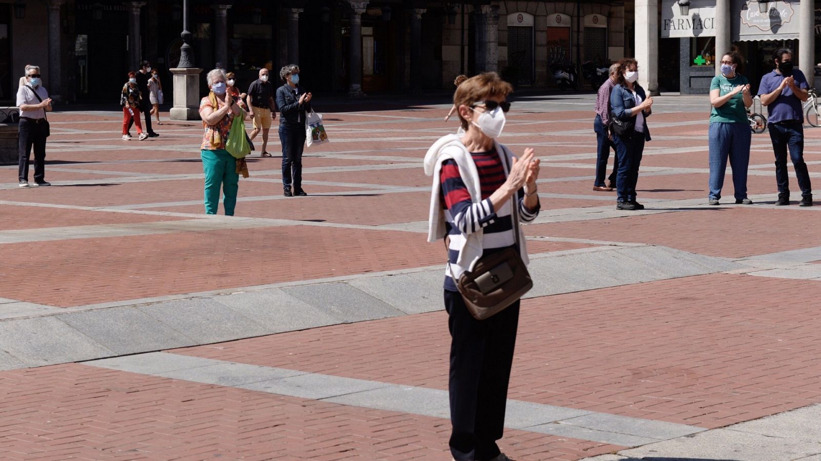 Familias y amigos preparan homenajes a las víctimas que se fueron sin despedida