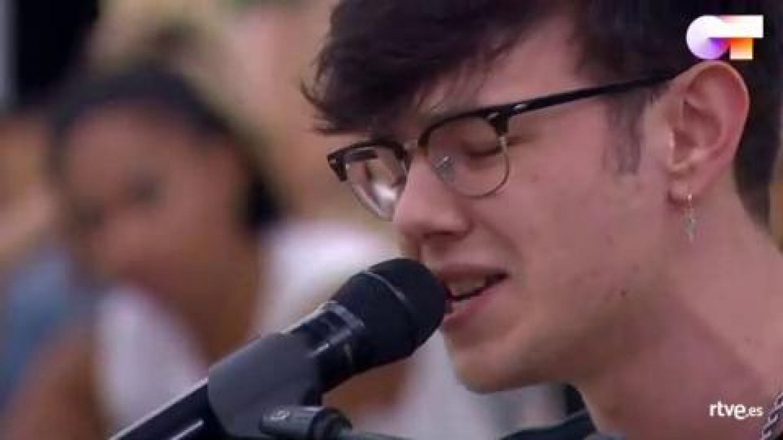 Flavio canta "Vi", de Pablo López, en el segundo pase de micros de la Gala 12 de Operación Triunfo 2020