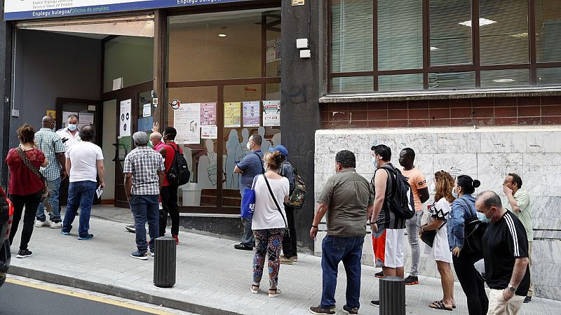 La oposición critica al Gobierno por el desempleo y los agentes sociales confían en las medidas