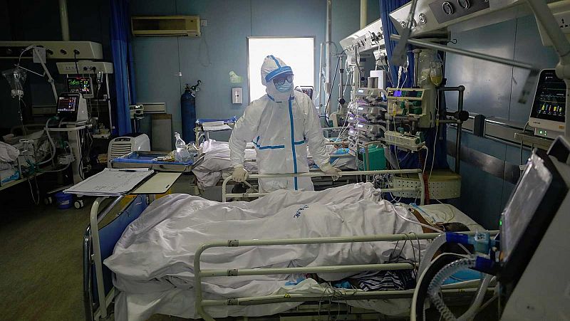 Muere uno de los dos médicos chinos cuya piel se oscureció tras el tratamiento contra el coronavirus