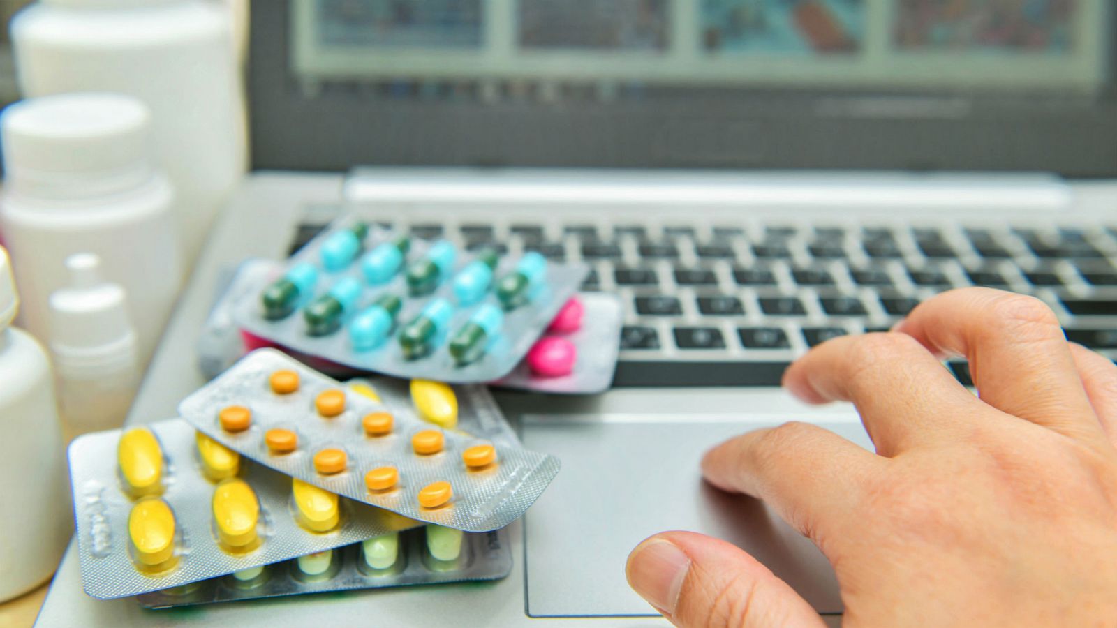 El uso de las farmacias hospitalarias online crece durante la pandemia - RTVE.es