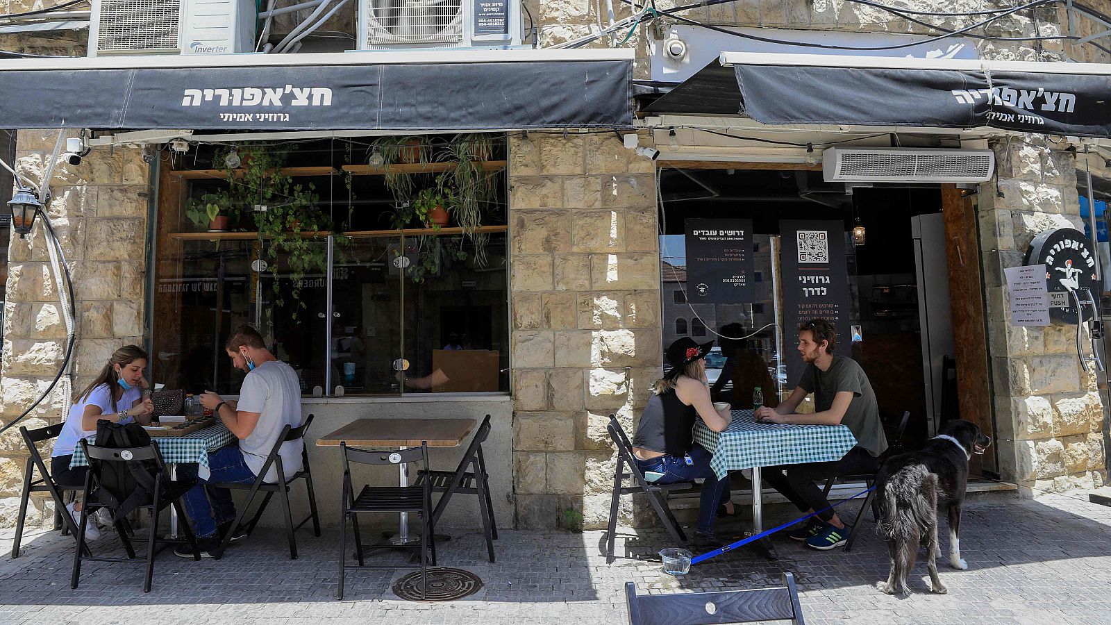 En Israel temen un rebrote de la enfermedad COVID-19 justo ahora que están a punto de completar la desescalada. En los últimos días cientos de estudiantes y profesores se han contagiado y decenas de escuelas e institutos han tenido que volver a cerra