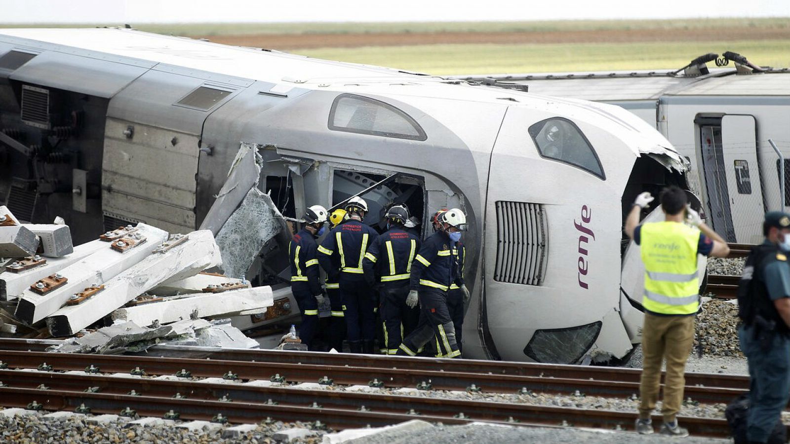 Renfe investiga las causas del accidente de Alvia en Zamora _ RTVE.es - Telediario 1 | Ver