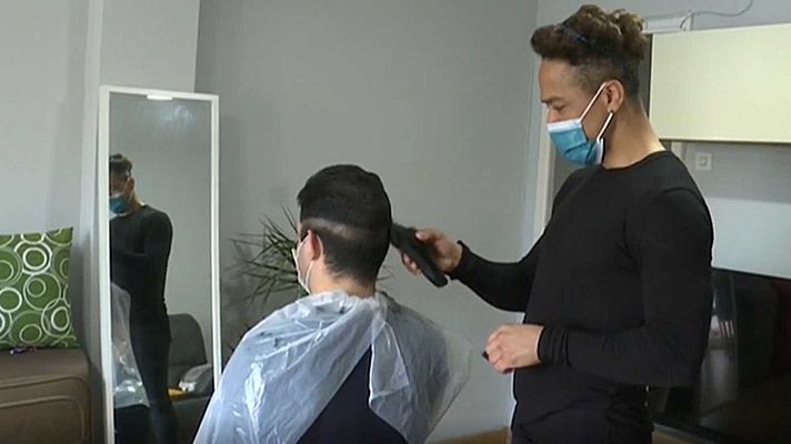 Telediario 1 - Algunos establecimientos aplican una 'tasa Covid' para compensar gastos de protección y desinfección