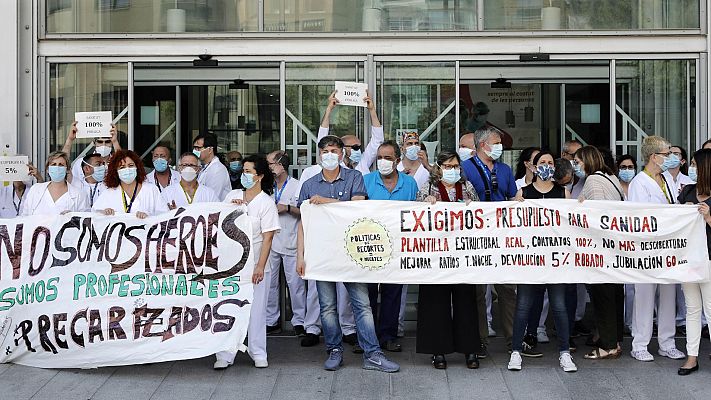 Telediario 1 - Los sanitarios, víctimas en la lucha contra el COVID-19